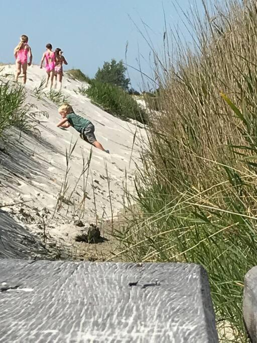 Strandvakantiehuisje! Воркум Екстериор снимка